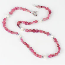 Carica l'immagine nel visualizzatore di Gallery, Collana girocollo burattatine rubellite, ematite e perle