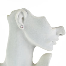 Carica l'immagine nel visualizzatore di Gallery, Orecchini a lobo forma goccia granato, chiodino e farfallina in argento