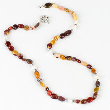 Carica l'immagine nel visualizzatore di Gallery, Collana girocollo burattatine mokaite, ematite e perle