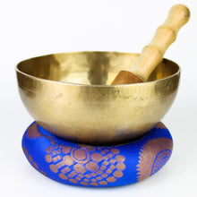 Carica l'immagine nel visualizzatore di Gallery, Campana tibetana realizzata artigianalmente -750 gr