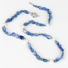 Carica l'immagine nel visualizzatore di Gallery, Collana girocollo burattatine cianite, ematite e perle