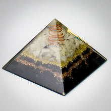 Carica l'immagine nel visualizzatore di Gallery, Orgone in pietra di luna e tormalina nera