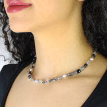 Carica l'immagine nel visualizzatore di Gallery, Collana girocollo burattatine quarzo tormalinato, ematite e perle