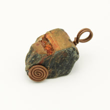 Carica l'immagine nel visualizzatore di Gallery, Ciondolo occhio di tigre grezzo irregolare con filo di rame-10 gr