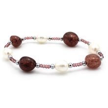 Carica l'immagine nel visualizzatore di Gallery, Bracciale donna burattate medie quarzo fragola, ematite, perle di fiume e cristalli
