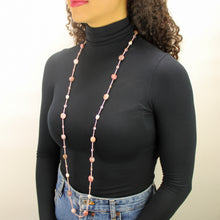 Carica l'immagine nel visualizzatore di Gallery, Collana lunga opale rosa, ematite, perle di fiume e cristalli