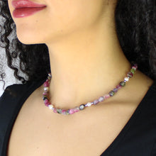 Carica l'immagine nel visualizzatore di Gallery, Collana girocollo burattatine tormalina multicolor, ematite e perle
