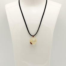 Carica l'immagine nel visualizzatore di Gallery, Ciondolo quarzo citrino grezzo irregolare con filo di rame