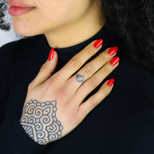 Carica l'immagine nel visualizzatore di Gallery, Anello labradorite bianca e argento 925-2,5 gr