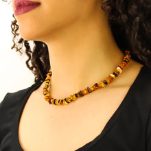 Carica l'immagine nel visualizzatore di Gallery, Girocollo Ambra taglio chips piccole