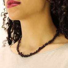 Carica l'immagine nel visualizzatore di Gallery, Collana girocollo chips granato