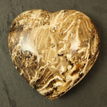 Carica l'immagine nel visualizzatore di Gallery, Cuore opale nero-285 gr