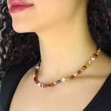 Carica l'immagine nel visualizzatore di Gallery, Collana girocollo burattatine mokaite, ematite e perle