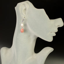 Carica l'immagine nel visualizzatore di Gallery, Orecchini pendenti opale rosa, ematite, perla di fiume e cristalli, con monachelle in argento 925