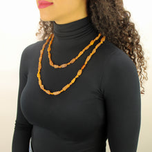 Carica l'immagine nel visualizzatore di Gallery, Collana lunga ambra dei Balcani-55 cm