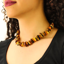 Carica l'immagine nel visualizzatore di Gallery, Girocollo Ambra taglio chips grandi