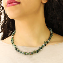 Carica l'immagine nel visualizzatore di Gallery, Collana girocollo chips agata muschiata