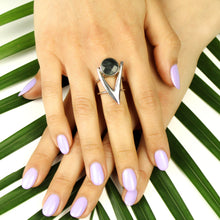 Carica l'immagine nel visualizzatore di Gallery, Anello labradorite nera e argento 925