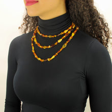 Carica l'immagine nel visualizzatore di Gallery, Collana lunga ambra dei Balcani-75 cm