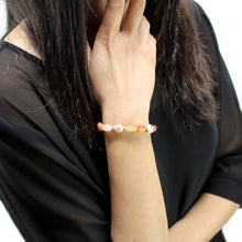 Carica l'immagine nel visualizzatore di Gallery, Bracciale donna burattate medie corniola e perle di fiume