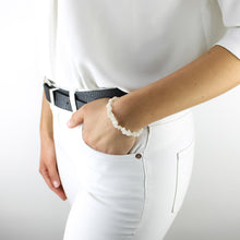 Carica l'immagine nel visualizzatore di Gallery, Bracciale donna chips pietra di luna bianca