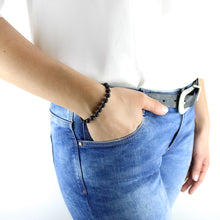 Carica l'immagine nel visualizzatore di Gallery, Bracciale unisex Pietra lavica 6 mm lisci
