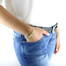 Carica l'immagine nel visualizzatore di Gallery, Bracciale unisex Prehnite 6 mm lisci