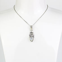 Carica l'immagine nel visualizzatore di Gallery, Ciondolo labradorite bianca e argento 925-3 gr
