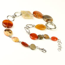 Carica l'immagine nel visualizzatore di Gallery, Girocollo agata e corniola con inserti in metallo