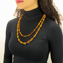 Carica l'immagine nel visualizzatore di Gallery, Collana lunga ambra taglio chips