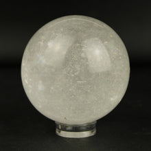 Carica l'immagine nel visualizzatore di Gallery, Sfera cristallo di rocca