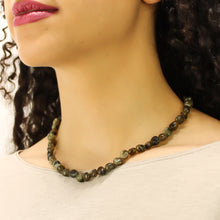 Carica l'immagine nel visualizzatore di Gallery, Collana girocollo burattatine labradorite