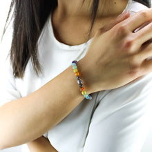 Carica l'immagine nel visualizzatore di Gallery, Bracciale unisex Sette chakra con onice sfaccettato 6 mm e zama
