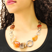 Carica l'immagine nel visualizzatore di Gallery, Girocollo agata e corniola con inserti in metallo