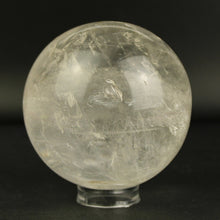 Carica l'immagine nel visualizzatore di Gallery, Sfera cristallo di rocca