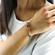 Carica l'immagine nel visualizzatore di Gallery, Bracciale unisex Sette chakra con quarzo fumè sfaccettato 6 mm e zama