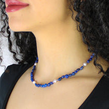 Carica l'immagine nel visualizzatore di Gallery, Collana girocollo burattatine lapislazzuli, ematite e perle