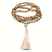 Carica l'immagine nel visualizzatore di Gallery, Mala pietra di luna rosa