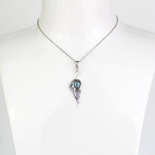 Carica l'immagine nel visualizzatore di Gallery, Ciondolo ala labradorite e argento 925