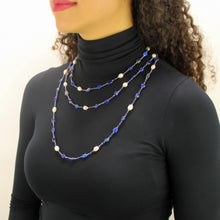 Carica l'immagine nel visualizzatore di Gallery, Collana lunga lapislazzuli, ematite, perle di fiume e cristalli