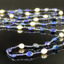 Carica l'immagine nel visualizzatore di Gallery, Collana lunga lapislazzuli, ematite, perle di fiume e cristalli