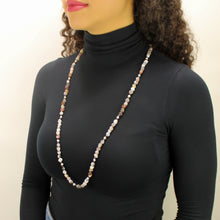 Carica l'immagine nel visualizzatore di Gallery, Collana media burattatine di agata botswana con ematite e perle di fiume