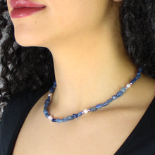 Carica l'immagine nel visualizzatore di Gallery, Collana girocollo burattatine cianite, ematite e perle