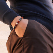 Carica l'immagine nel visualizzatore di Gallery, Bracciale uomo 8 mm ossidiana nera, granato sfera argento e zama