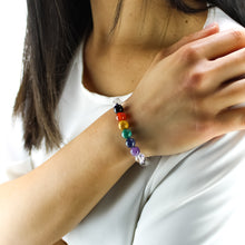 Carica l'immagine nel visualizzatore di Gallery, Bracciale unisex Sette chakra 8mm con cristallo di rocca ed ematite