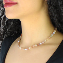 Carica l'immagine nel visualizzatore di Gallery, Collana girocollo burattatine pietra di luna, ematite e perle