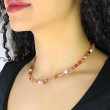 Carica l'immagine nel visualizzatore di Gallery, Collana girocollo burattatine corniola, ematite e perle