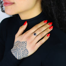 Carica l'immagine nel visualizzatore di Gallery, Anello onice nero e argento 925-2,5 gr