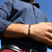 Carica l'immagine nel visualizzatore di Gallery, Bracciale uomo 6 mm pietra lavica, ematite, pietra lavica bagno argento e zama