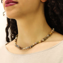 Carica l'immagine nel visualizzatore di Gallery, Collana girocollo burattatine diaspro oceanico